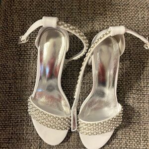 White wedding shoes( new in box )